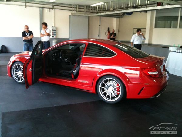 奔驰C63 AMG Black Series Coupe曝光了