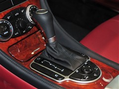 奔驰SL350优惠30万元 店内一台红色现车