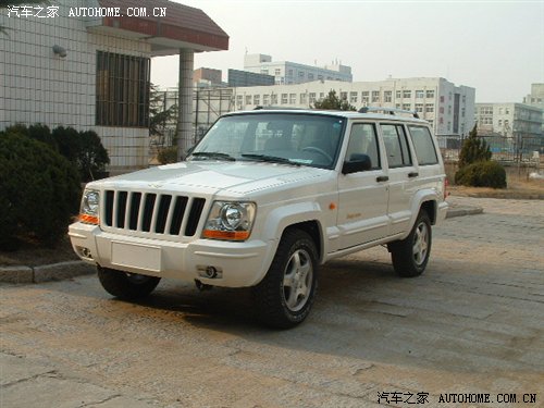 新Jeep2500换装三菱发动机今天接受预定