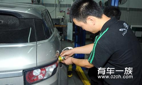 极光保养费用 路虎极光首保作业