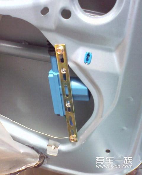 哈飞路宝改装中控锁铁防盗器