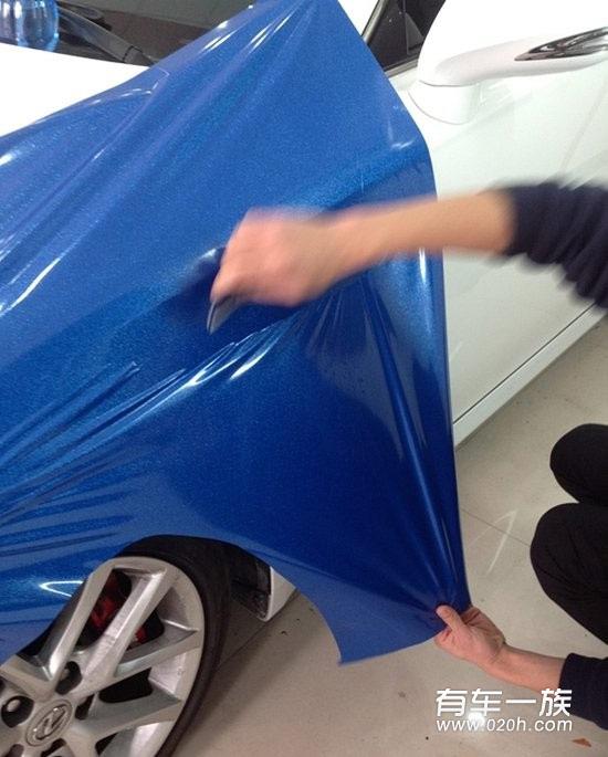 白色雷克萨斯IS250改色作业 全车蓝色贴膜 白色雷克萨斯IS250改色作业 全车蓝色贴膜