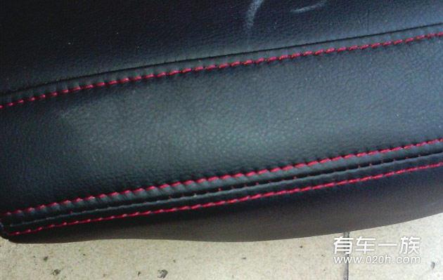 标致308改装双色真皮座椅作业 