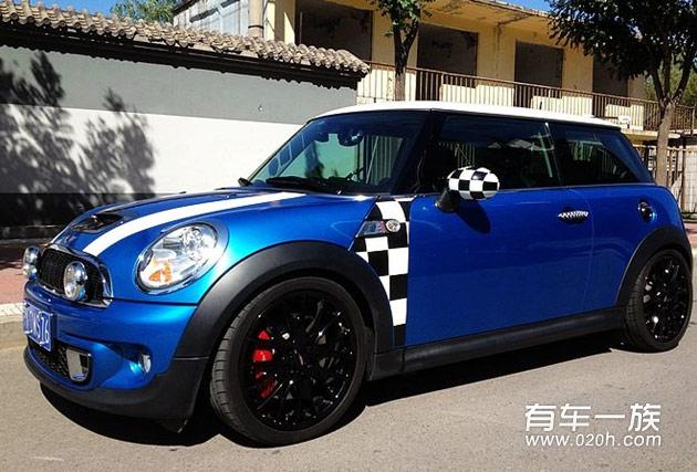 蓝色Mini Cooper S改装JCW包围作业