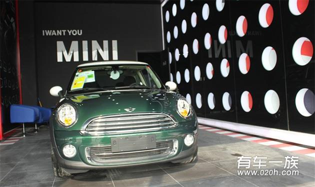 墨绿色Mini COOPER FUN提车作业