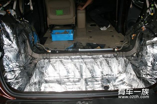 丰田RAV4改装音响与全车隔音作业