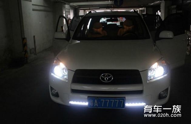 RAV4改装一体氙气灯_日行灯_行李架_内外装饰