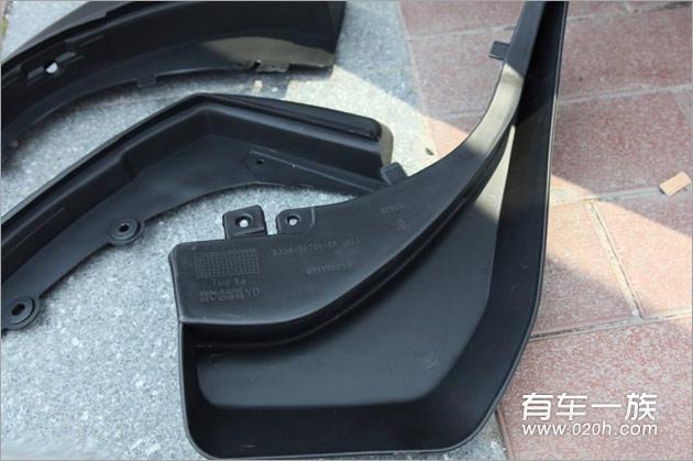 绿色极光改装车顶撞色_挡泥板及装饰作业