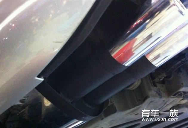 奔驰E200 Sebring改装四出排气作业及改后感受