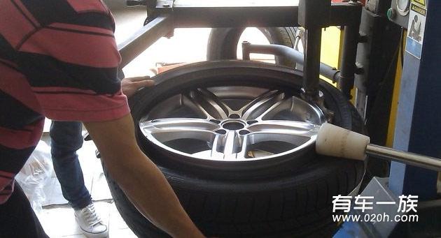 奥迪Q3改装轮毂轮胎作业