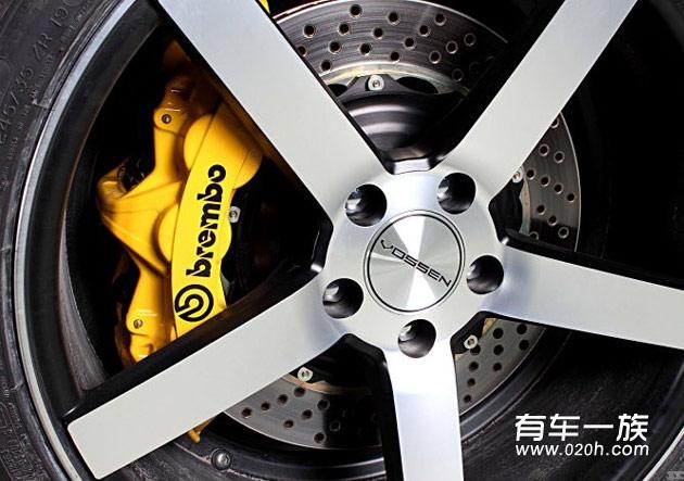 奥迪A4L改装进排气_19寸轮毂_刹车避震_ECU
