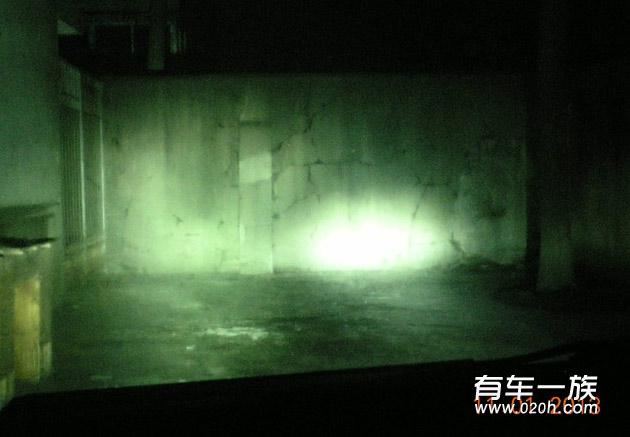 长安奔奔改装疝气大灯作业