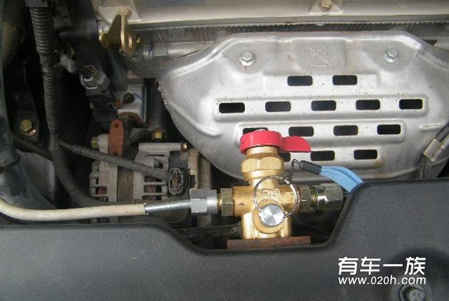 2.4尊贵比亚迪M6改装CNG(压缩天然气) 油改气作业