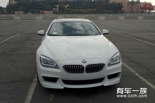 国外白色宝马650i提车作业