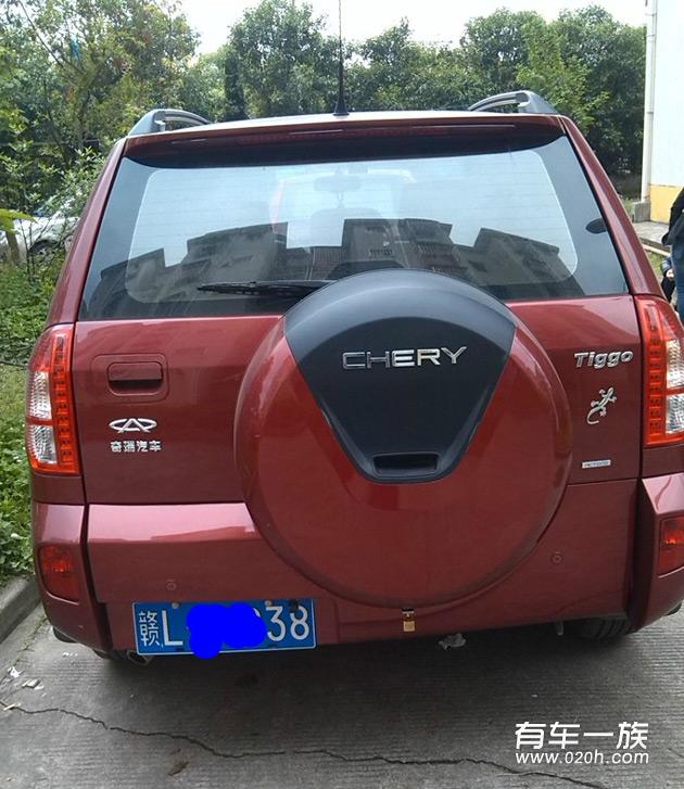 红色奇瑞瑞虎提车作业