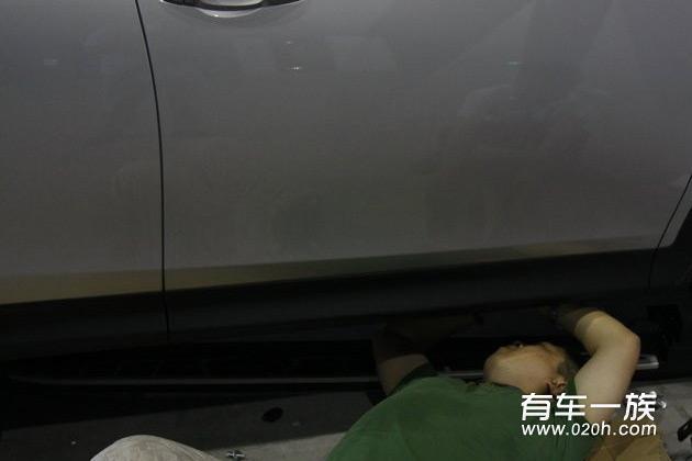 丰田新RAV4改装前后杠踏板外观装饰作业