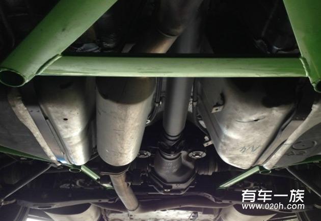 丰田锐志改装18寸轮毂BC绞牙及车身底盘加固作业