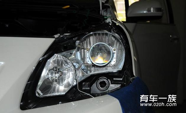 丰田逸致改装Q5透镜 氙灯大灯作业