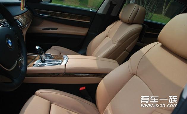 2013款豪华版宝马740提车作业对比选车与20寸轮毂改装