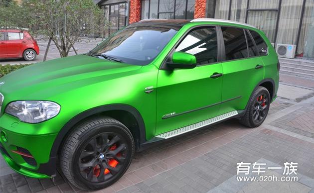 宝马X5改装电镀绿全车贴膜改色轮毂包围行李架内外装饰