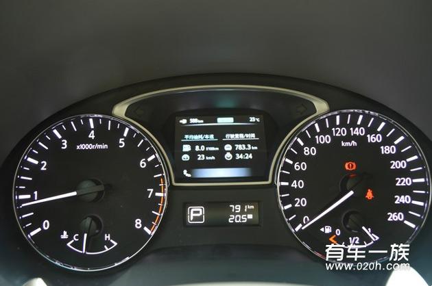 珠光白2.0科技版日产新天籁提车作业选车过程用车评价感受