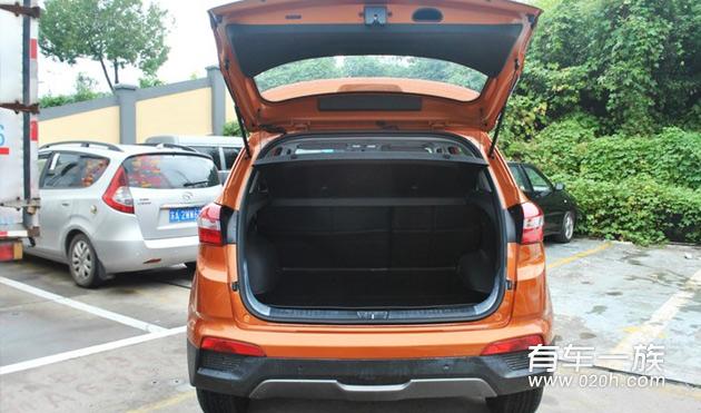 1.6橙色现代IX25提车作业提车价格内饰外观实拍选车过程