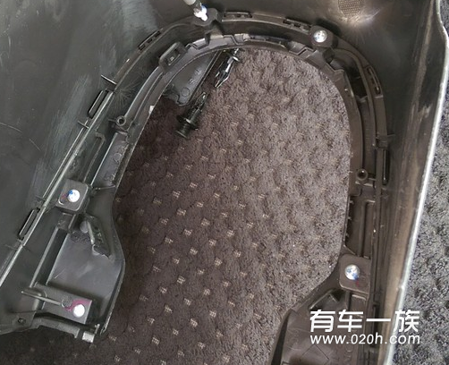 本田飞度改装原厂内饰手扶箱