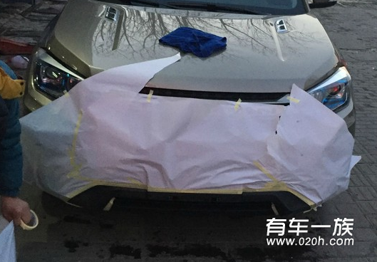 cs75改装前脸中网灯护杠作业