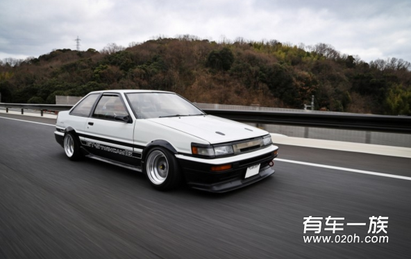 秋名山车神 头文字D AE86改装