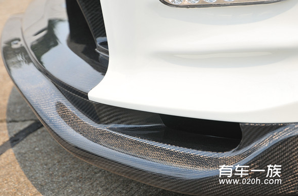 日产GT-R改装全车碳纤维组件作业
