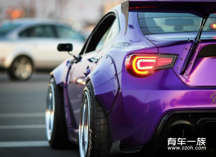 斯巴鲁 BRZ Rocket Bunny V2外包围改装