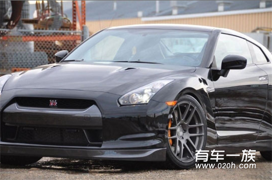 搭载ADV.1轮毂的Nissan GTR