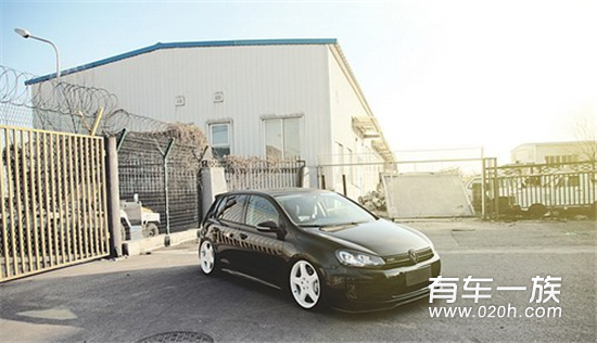 素雅黑白画映 行走在时间微尘中的GOLF MK6