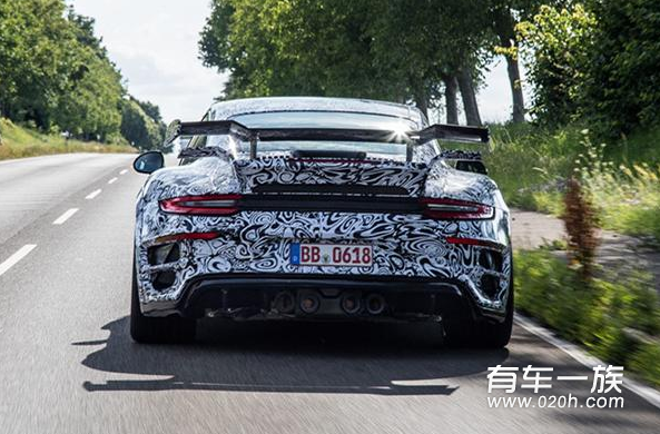 时尚再现 新保时捷911Turbo S路试曝光