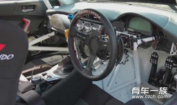 丰田GT86改装动力搭载凌志V8心脏
