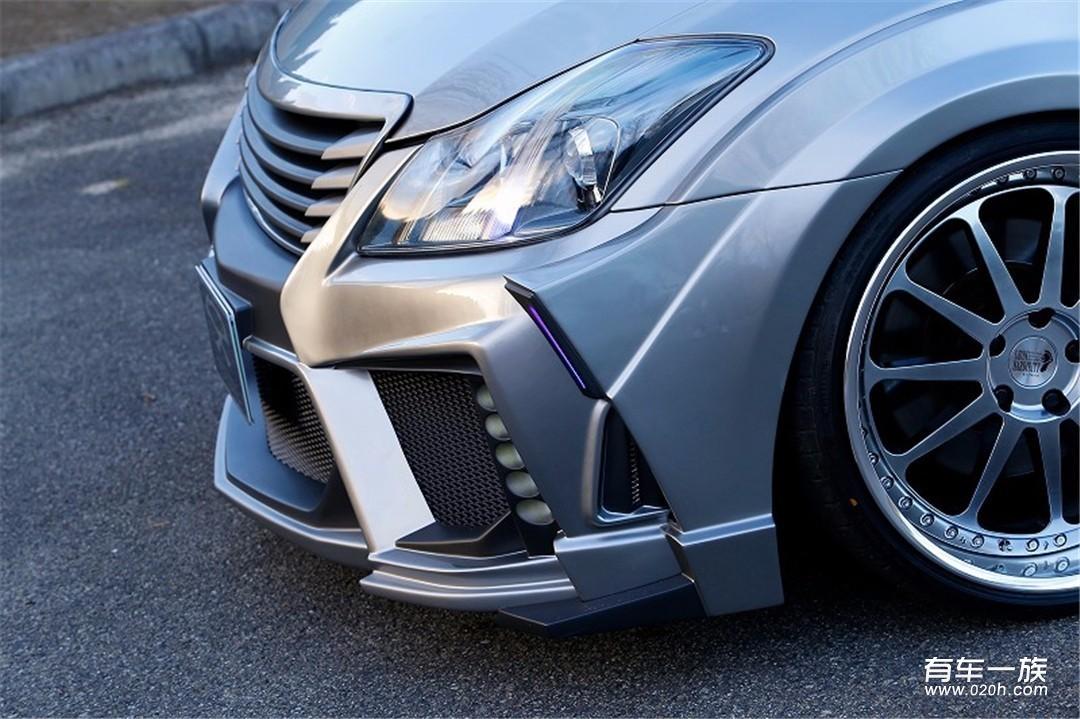 重金属风格的丰田皇冠改装车，气质不输奔驰S级！
