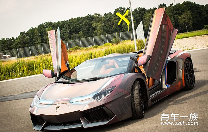 Aventador改装外观钢铁侠主题 遇水还会变色