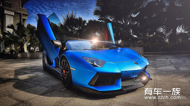 磨砂蓝兰博基尼Aventador外观改装套件