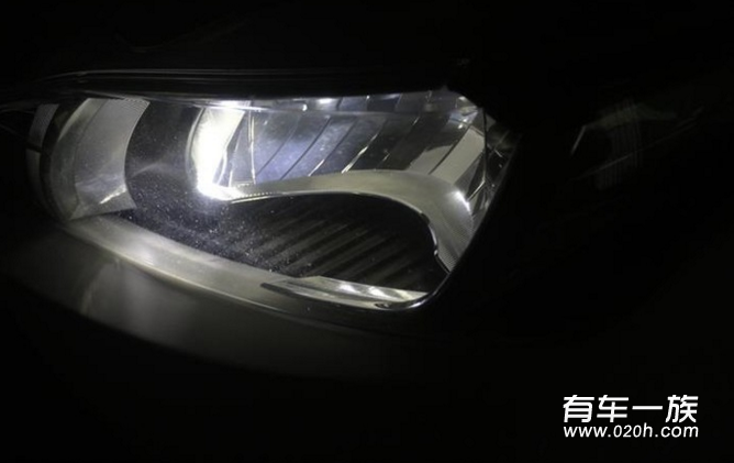 丰田致炫改装大灯透镜前后对比效果图