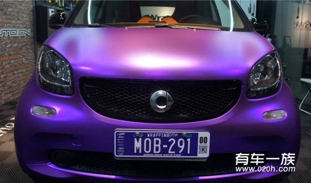奔驰smart车身贴膜改色亚光电镀紫